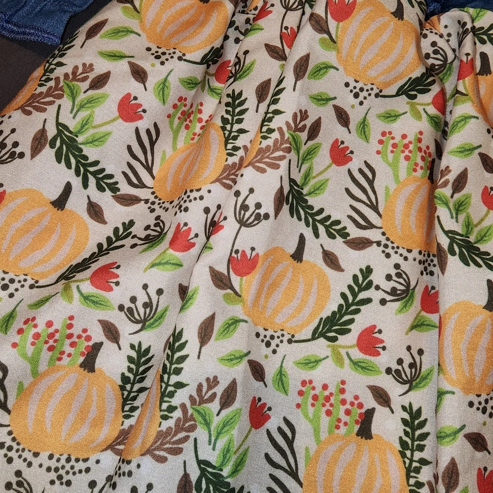 Fall pattern dress - Picture 2 of 3